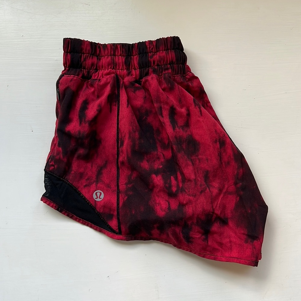 limited edition lululemon hotty hot shorts 2.5 inches